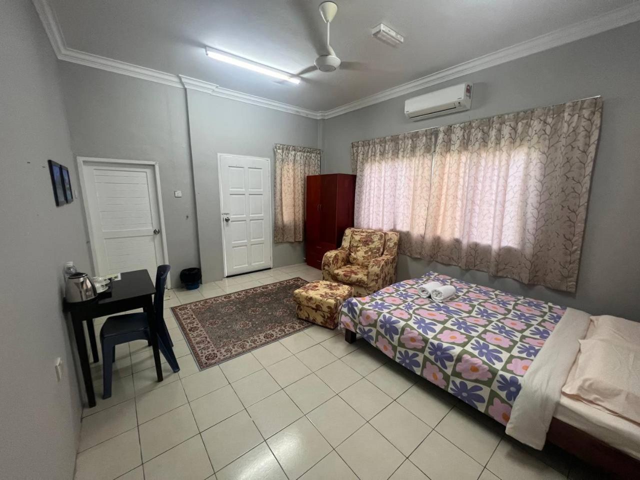 Putra Sentosa Retreat Camp, Sematan Hotel Phòng bức ảnh