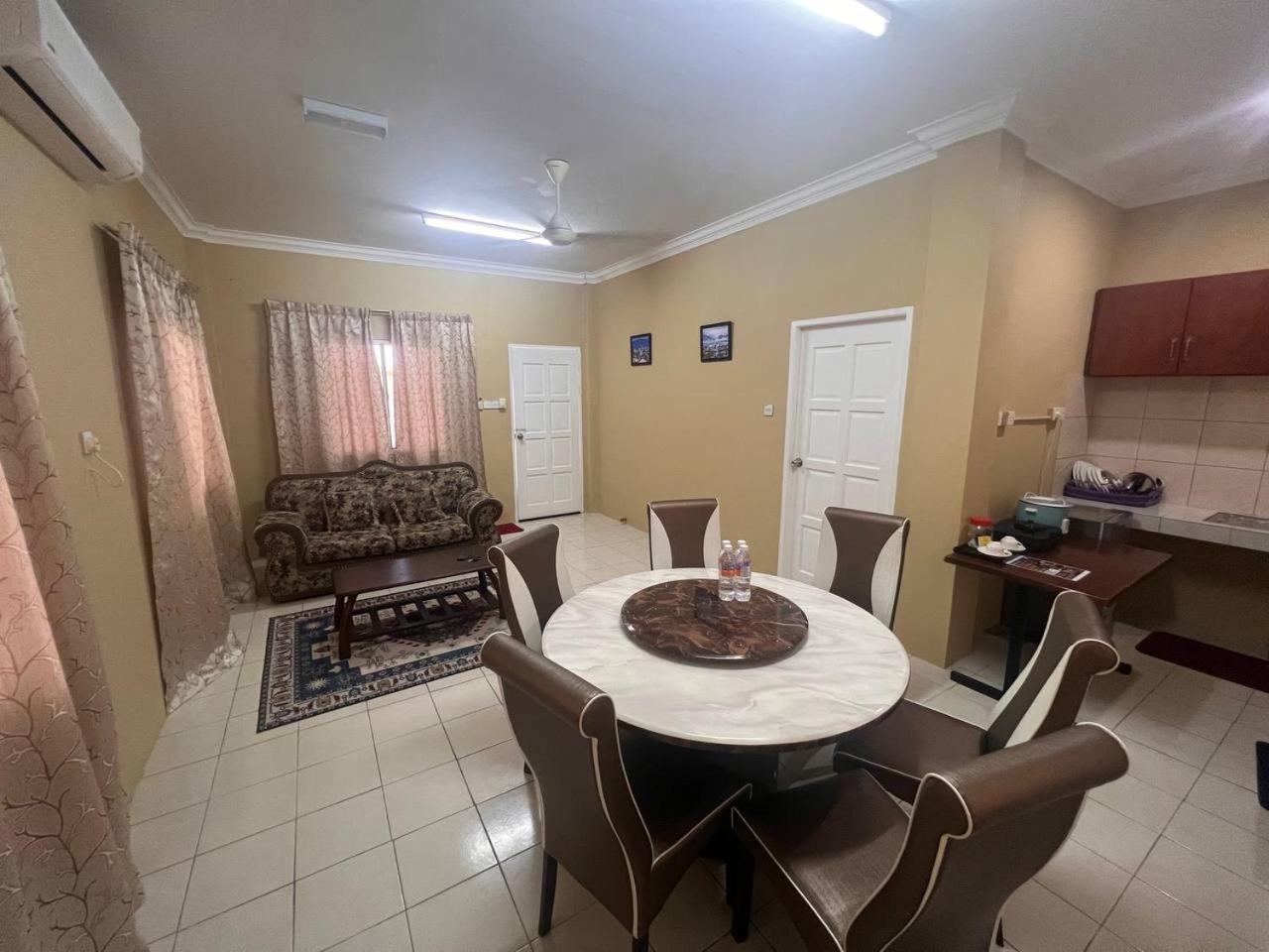 Putra Sentosa Retreat Camp, Sematan Hotel Phòng bức ảnh