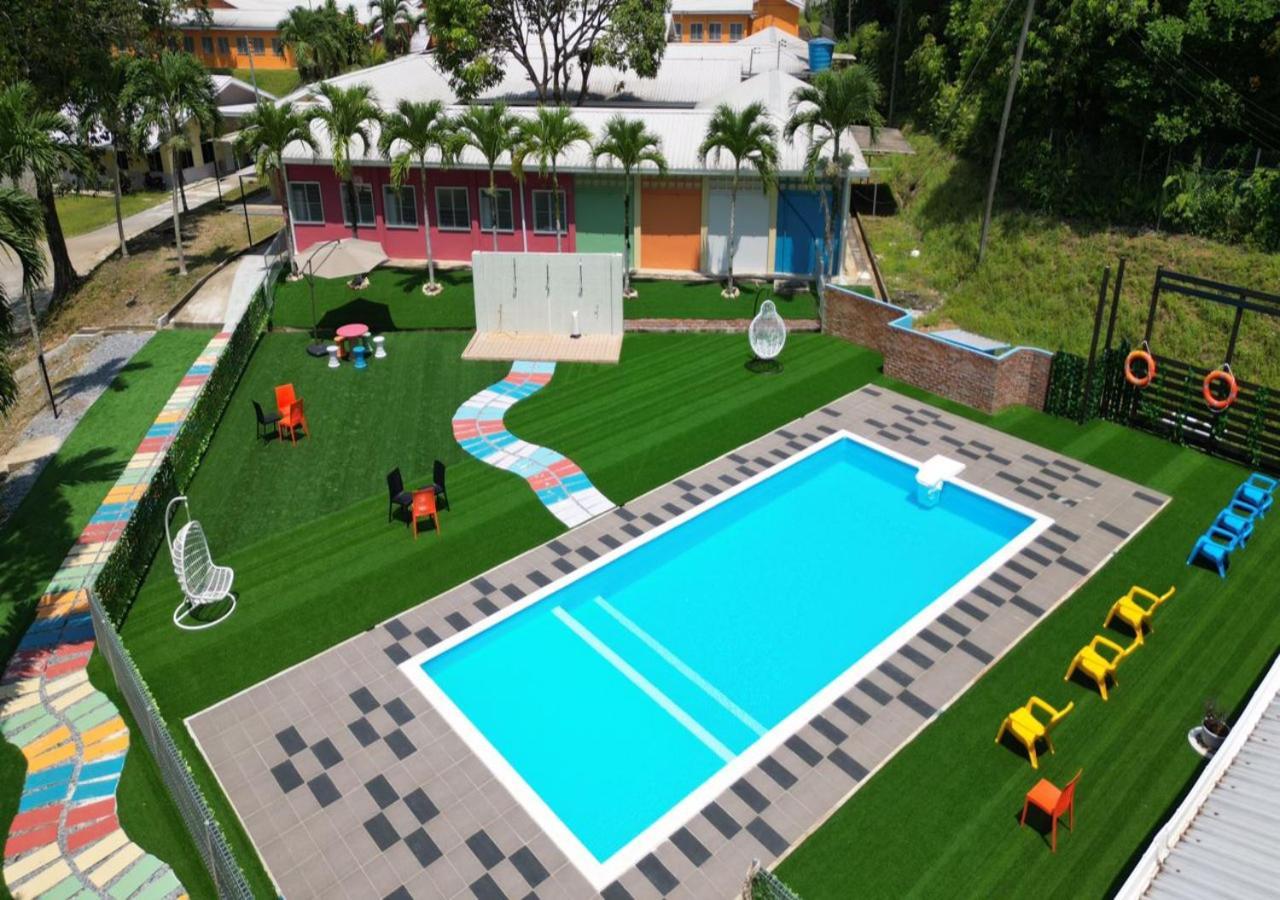 Putra Sentosa Retreat Camp, Sematan Hotel Ngoại thất bức ảnh