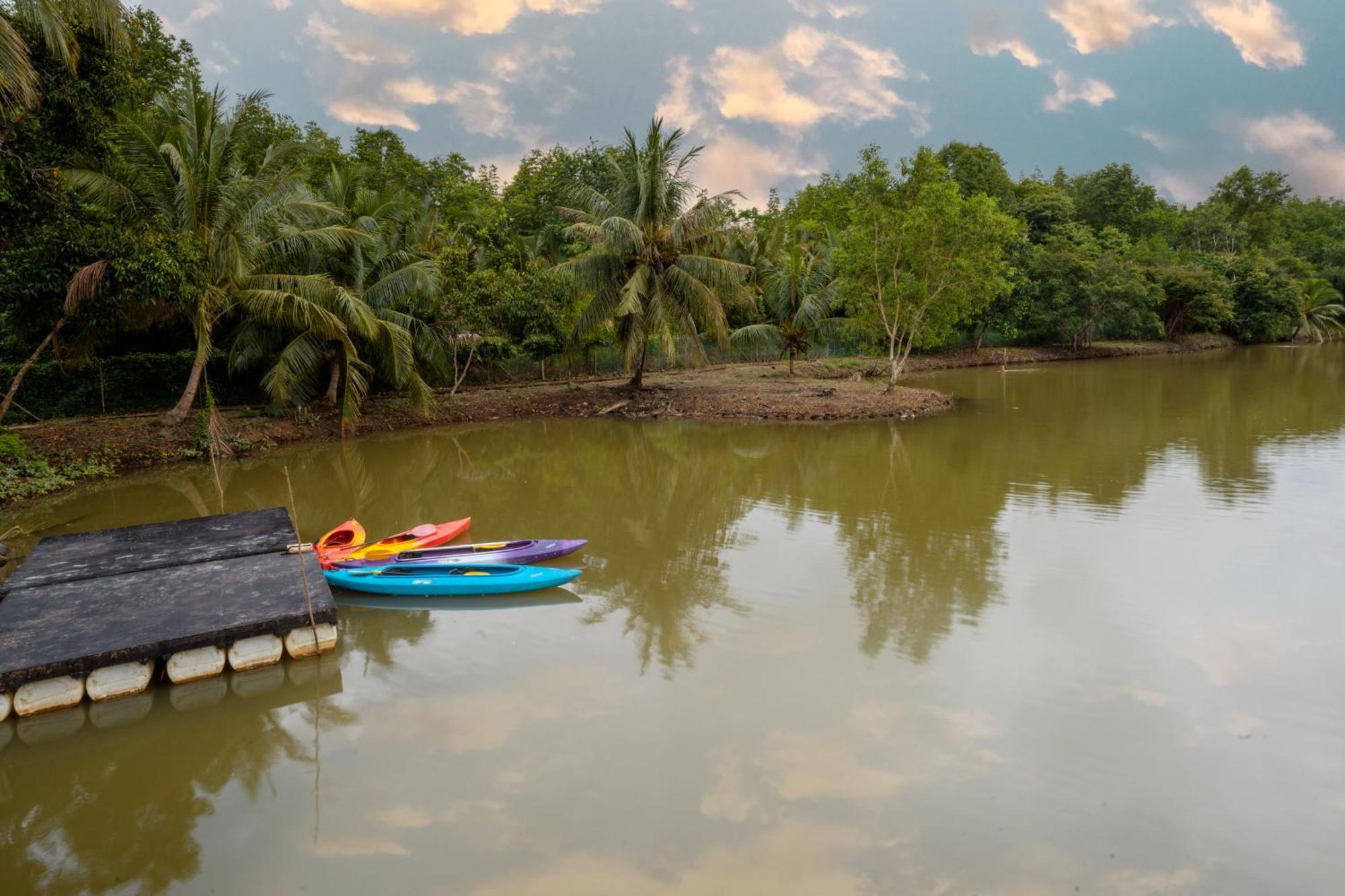 Putra Sentosa Retreat Camp, Sematan Hotel Ngoại thất bức ảnh